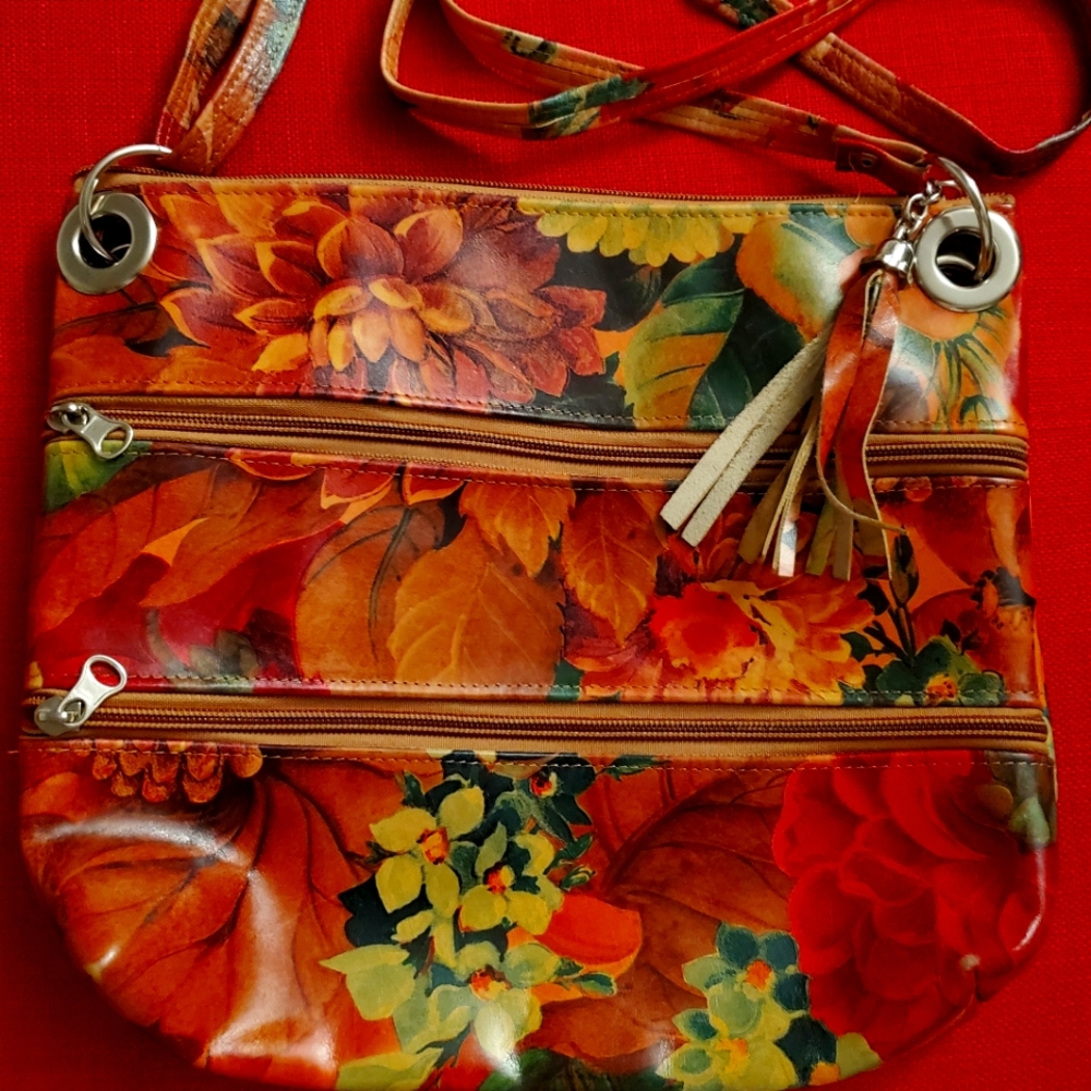 Gorgeous crossbody